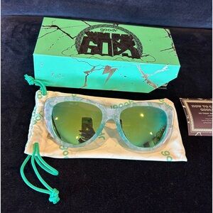 Goodr Runway Sunglasses NWT